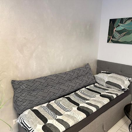 شقة Fewo Bee61 * Langen Exklusiv Fuer 4 Personen *Vollausstattung Mit Kueche* Inklusive Terrasse المظهر الخارجي الصورة